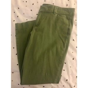 OLD NAVY. Mid Rise Olive Green Pixie Pants. Sz 10.